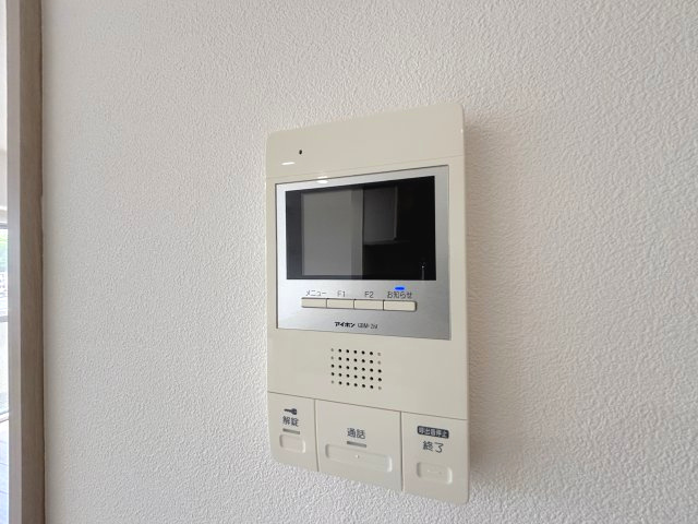 モニターインターフォンは突然の来訪者でも安心の機能です
