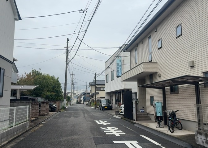 桜や紅葉の名所に出かける人は多いと思いますが、家にいながら季節の移ろいを感じる生活を送りませんか？リビングや窓から見える景色が生活を彩るワンポイントに！現地から見える景色を堪能してみては如何でしょう。