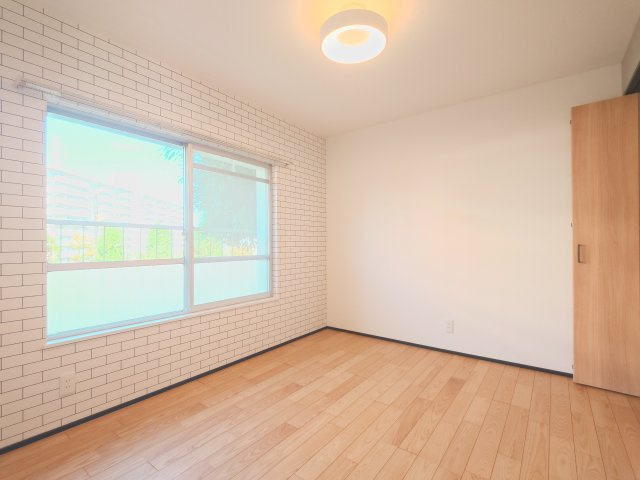 収納付で個人部屋として使いやすい洋室です。