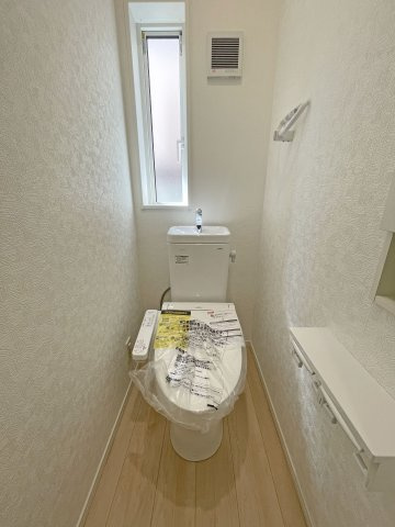 1F