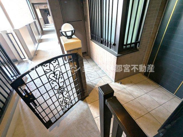 玄関ポーチがあります