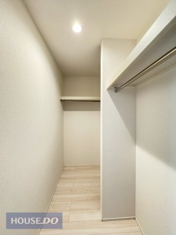 【収納】家族で共有できる広々クローゼットで整理整頓もスムーズに♪