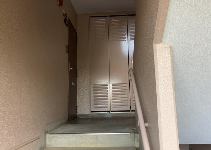共用部分は、一棟の建物に住む区分所有者全員が共同で所有するとし、共用部分の管理、補修などは、区分所有者で形成される管理組合が行います。個人の判断で勝手に変更することはできませんので覚えておきましょう。