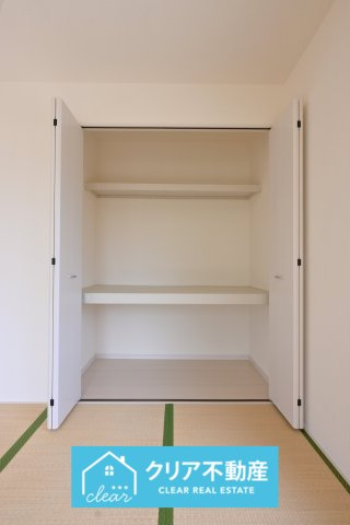 大容量の収納付きでリビングもしっかりと片付きます♪　