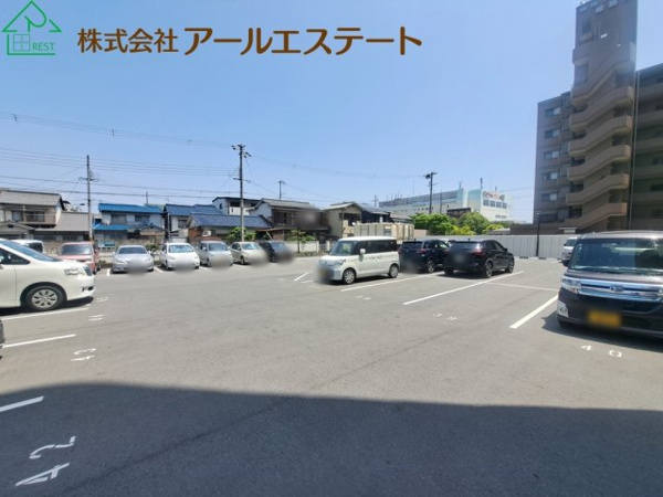 【日の出ハイツ JR「東姫路駅」徒歩4分の駐車場】