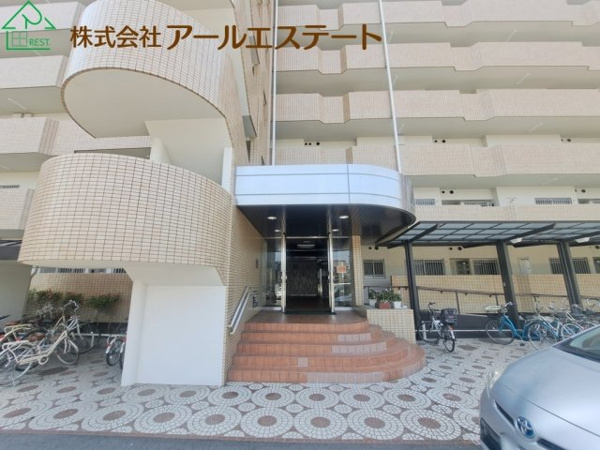 【日の出ハイツ JR「東姫路駅」徒歩4分のエントランス】