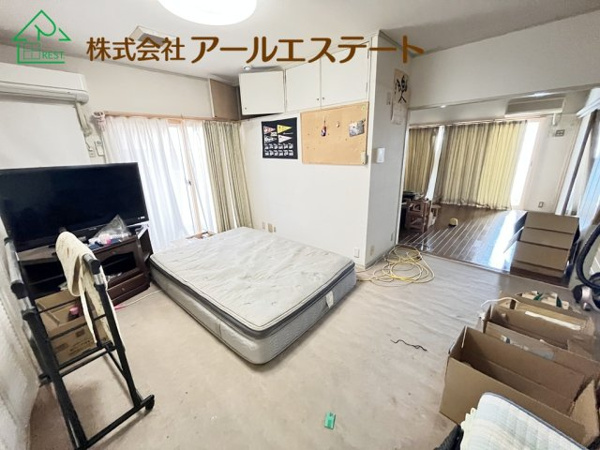 【日の出ハイツ JR「東姫路駅」徒歩4分の居間】