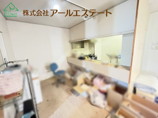 【日の出ハイツ JR「東姫路駅」徒歩4分の居間】