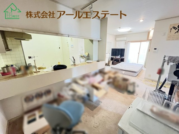 【日の出ハイツ JR「東姫路駅」徒歩4分の居間】