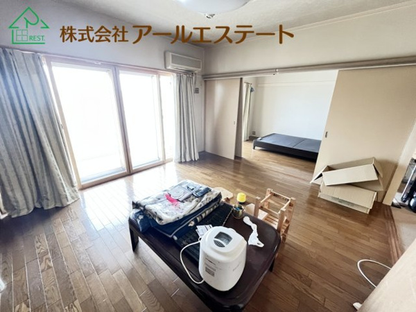 【日の出ハイツ JR「東姫路駅」徒歩4分の居間】