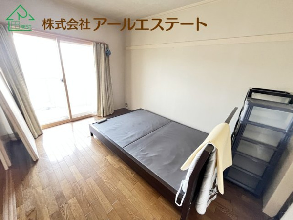 【日の出ハイツ JR「東姫路駅」徒歩4分の寝室】