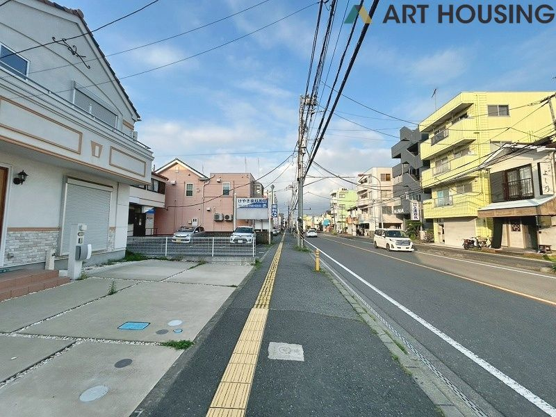 前面道路含む現地写真です
