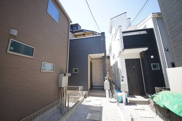 徒歩10分圏内に小中学校・コンビニ・スーパー・市役所・病院など