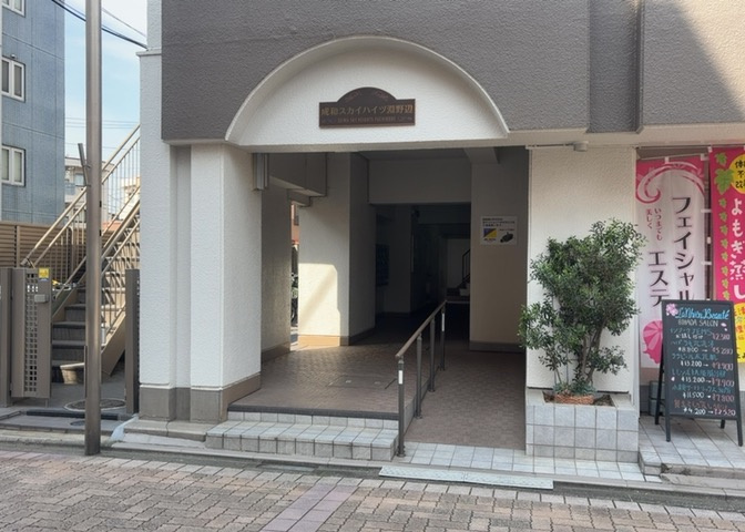 マンションのエントランスには、もともと風よけや防犯の役割がありますが、マンションによって宅配ボックスなどの設備が備わっている所もあります。日々の生活をイメージしながら生活しやすさをチェックしましょう。