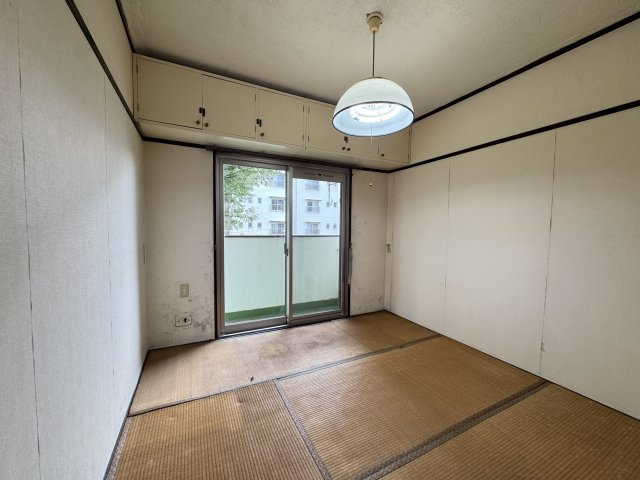 バルコニーに面した南側の和室4.5帖です。