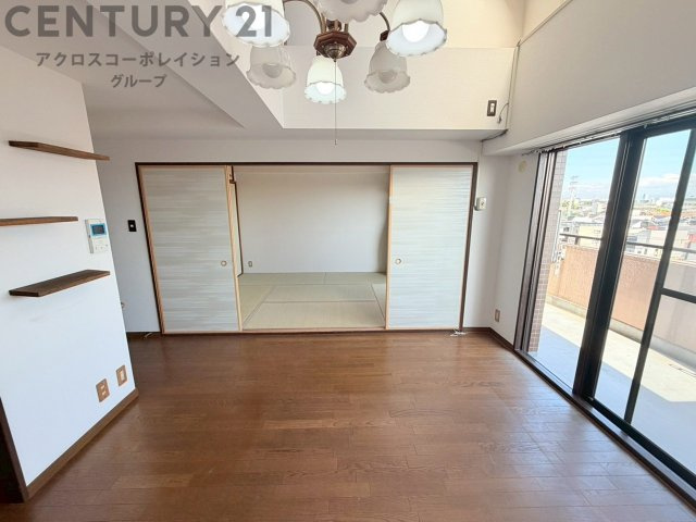 メゾネット2階建、フルリノベーション予定！こちらはリノベ前の写真になります。