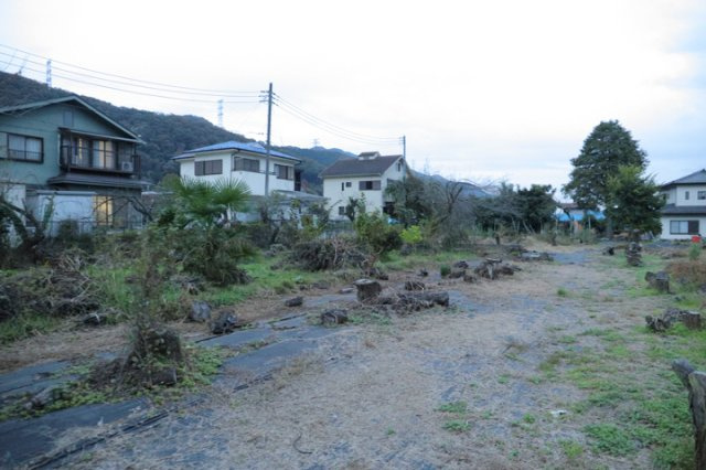 家を建てる前提で土地を探している場合、地盤の丈夫さは譲れない条件の一つです。地盤が脆弱だと追加工事が必要となります。また、過去に地盤沈下や液状化現象を起こした土地は、できるだけ避けた方がいいでしょう。