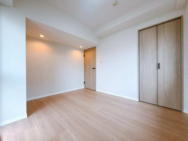 5．5帖の北東洋室になります♪