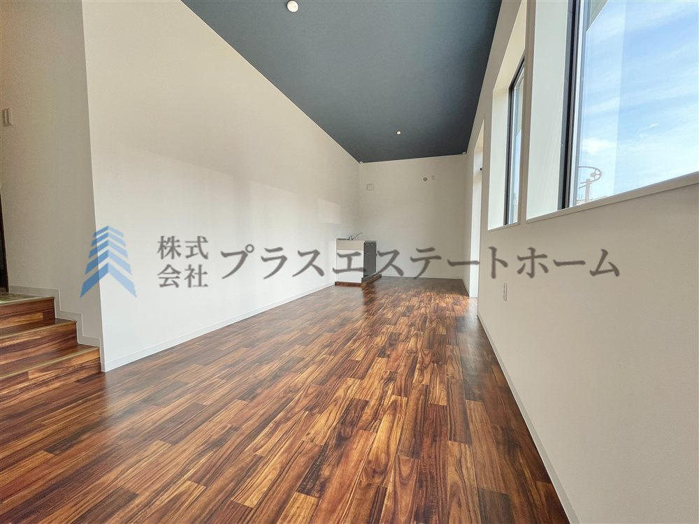 前面道路幅約30ｍ♪