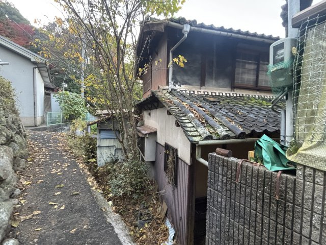 前面道路含む現地写真です