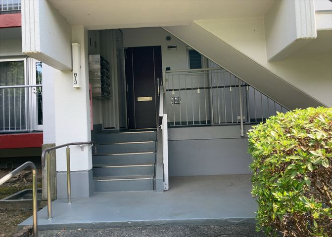 マンションのエントランスには、もともと風よけや防犯の役割がありますが、マンションによって宅配ボックスなどの設備が備わっている所もあります。日々の生活をイメージしながら生活しやすさをチェックしましょう。