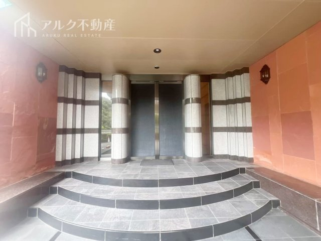 オートロック完備のマンションです