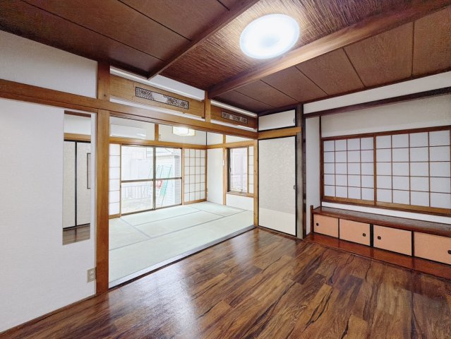 ■和室｜「続き間の和室」は子育て世代にこそ適しています。お子様のお昼寝スペースや、洗濯物をたたむのに便利です。客間やリビングの延長としても使えます。
