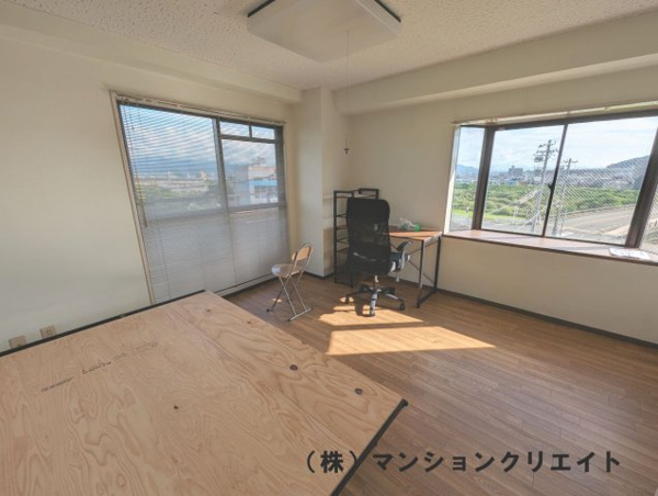 【ゴールデンパーク豊島の洋室】