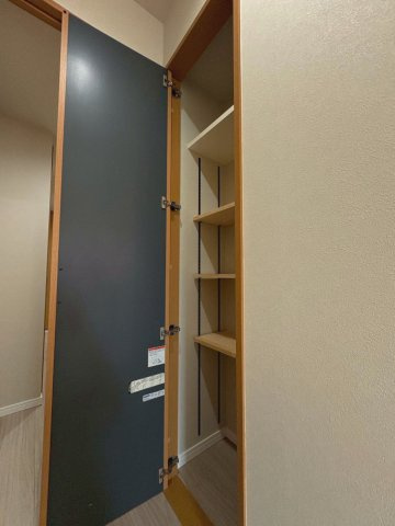 廊下　収納スペース　書類等まとめることができ便利です