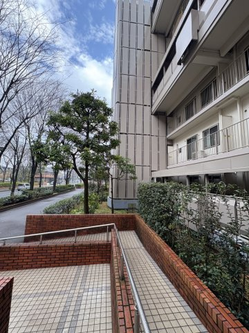 緑に囲まれた癒しの住環境