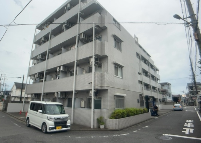 ＳＲＣ造は強度や耐震性の面でもRC造と比べて優れています。そのため、10階建以上の高層または超高層マンションなどの建築にも多く採用されています。柱や梁などのサイズが小さくても高い耐震性を確保できます。