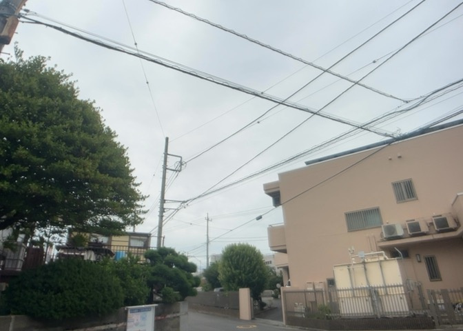 景色重視でお家選ぶをするとスーパーが遠い！学校が遠い！など生活をするうえで利便性で困ることもあります。まず一度現地を見学する際に、周辺の施設などがあるかを確認し、暮らし始めた後のことを想像しましょう。