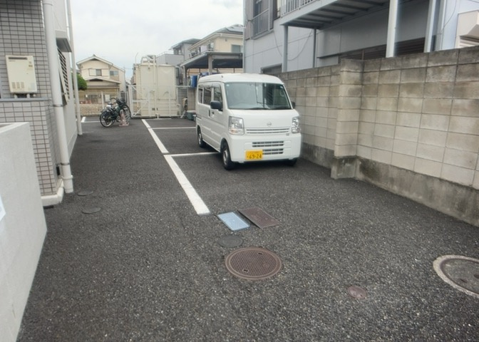 マンションの駐輪場は、事前に空きがあるか確認を取ると安心です。せっかく入居したのに駐輪スペースがない！なんてことになったら大変ですよね。そこで、内見時や購入前にはまず事前に確認しておくと良いでしょう。