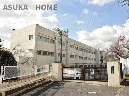 横浜市立下永谷小学校まで780mの　徒歩10分です。通学にも負担がなく安心ですね。