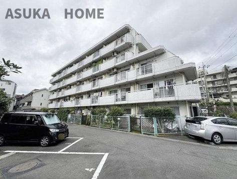 駐車場の空き状況については、その都度、確認いたしますのでお気軽にお聞きください。