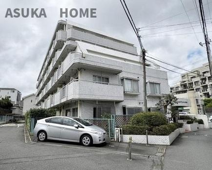 マンションの周辺は開放感がありますね。