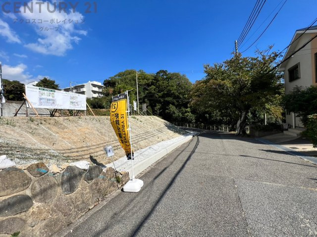 現地は緑豊かな閑静な住宅地エリアとなっております。