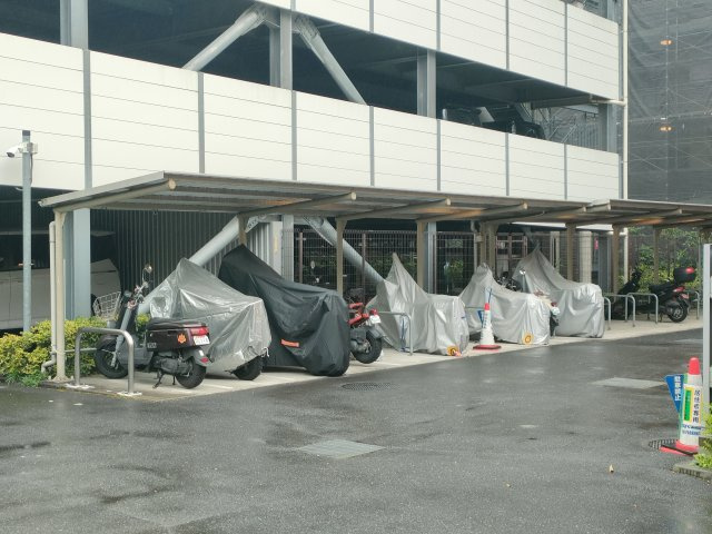 【バイク置き場】