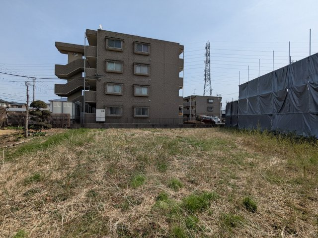 敷地面積100坪以上で住宅用地として平屋から2階建てと幅広い使い方ができます！