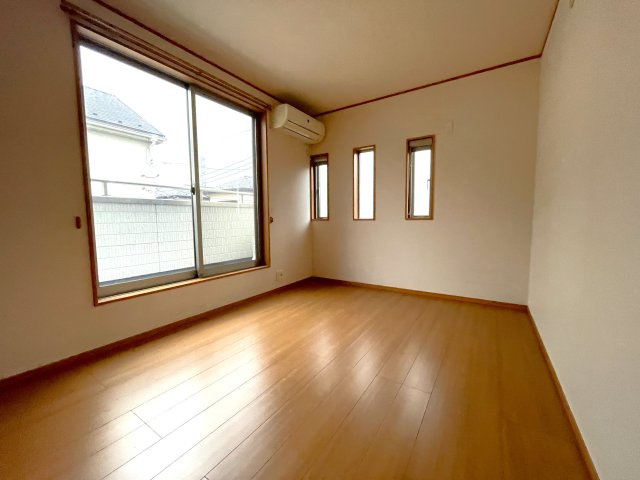 シンプルな洋室は、幅広い用途でお使いいただけます。　
