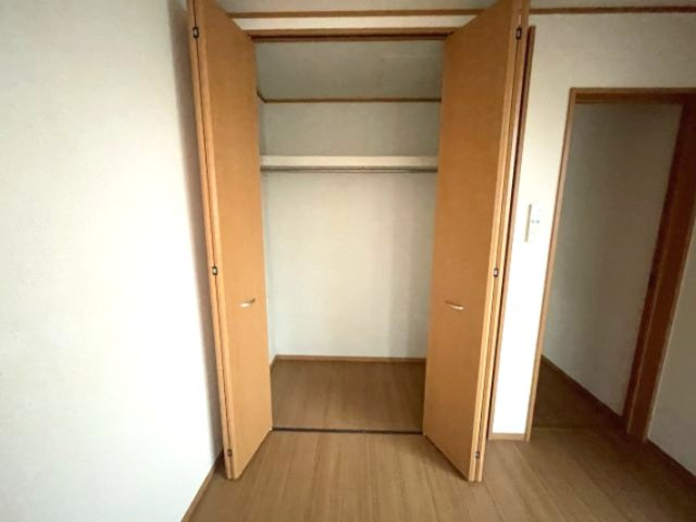 大容量のクローゼットは、衣装持ちの方でも安心。　