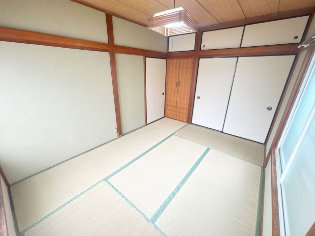 居室としてはもちろん、小さなお子様のお昼寝にも大活躍の和室