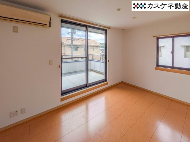 「5LDK」の部屋数で在宅ワークや趣味の部屋、あるいは来客用など、家族構成の変化に合わせて柔軟に対応可能