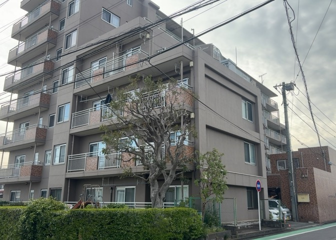 景色重視でお家選ぶをするとスーパーが遠い！学校が遠い！など生活をするうえで利便性で困ることもあります。まず一度現地を見学する際に、周辺の施設などがあるかを確認し、暮らし始めた後のことを想像しましょう。