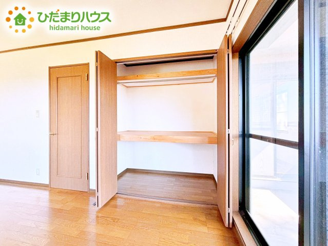 大切なお洋服をきれいな状態で収納できます！　また、収納ボックスなどを配置して使えば、多様な使い方が出来、収納の幅が広がります！
