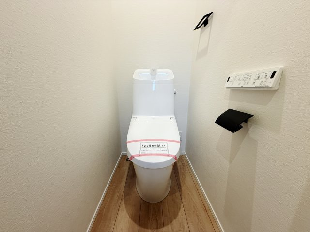 2階トイレ　トイレは2階・3階それぞれんい設置しているので忙しい朝にも便利です