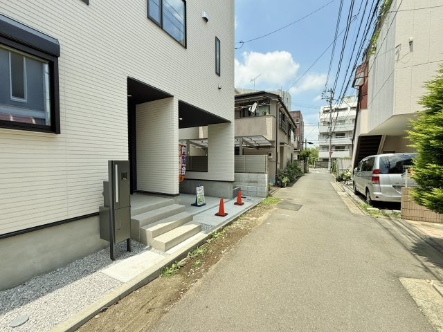 東武東上線「大山」駅徒歩7分の快適な立地　教育施設の近く子育てしやすい住環境　スーパー、コンビニんも近く毎日のお買い物も快適です