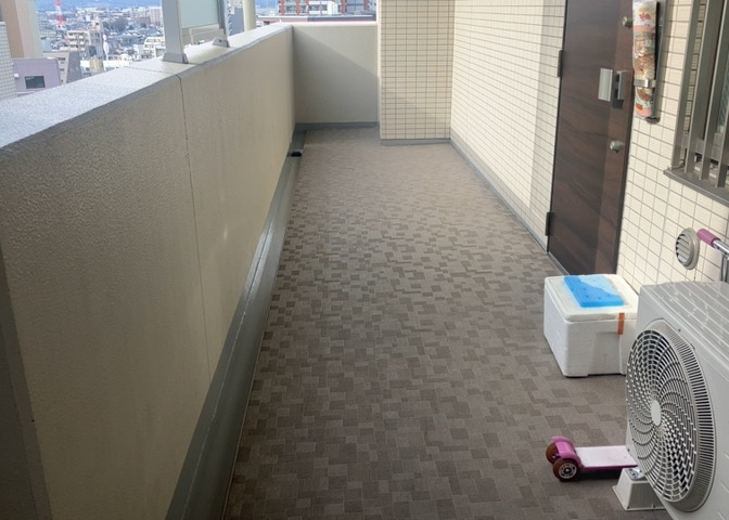 共有部分は、住民なら誰もが使える設備のこと。例えば駐車場やエレベーター、インターネット設備、セキュリティ設備などがあります。他にも、マンションの廊下・外部階段やエントランス・ゴミ置き場などがあります。