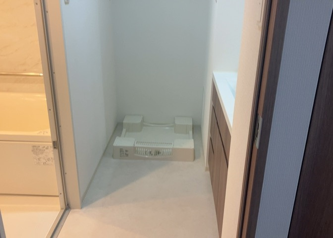 洗面脱衣所は「体を綺麗に整える場所」という目的と役割を持っています。そして便利で使い勝手のいい「体を綺麗に整える場所」にするためには、配置や動線、照明や収納計画をしっかりと検討しておく必要があります。