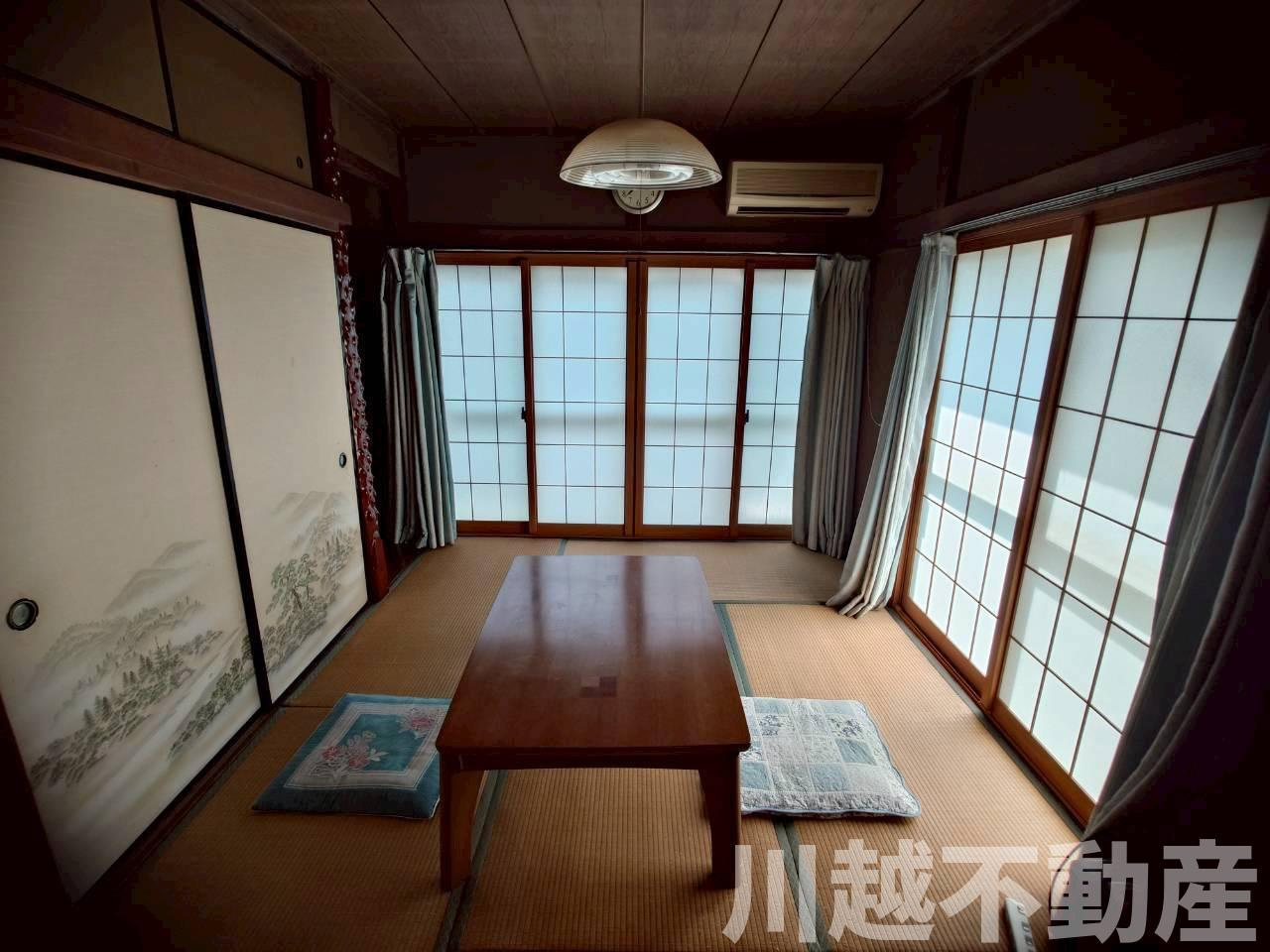 1階ダイニングキッチンと続き間の和室は茶の間リビングです。